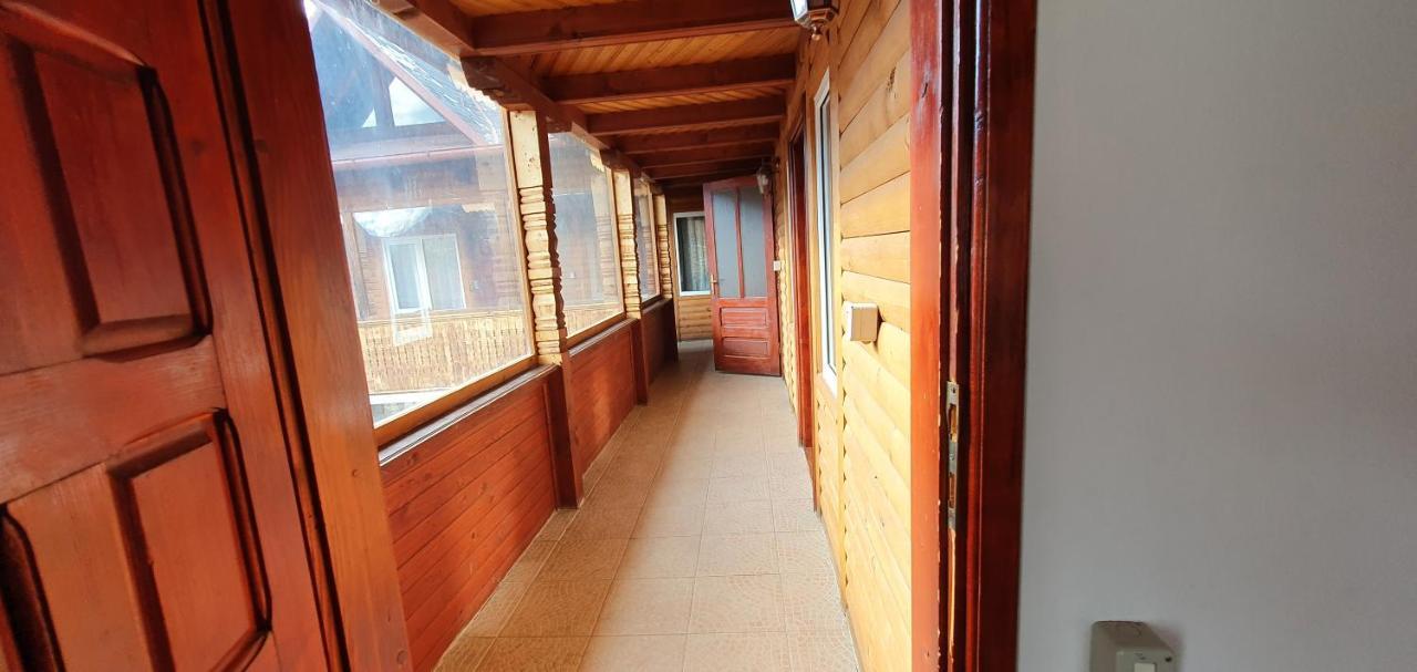Casa Colt De Rai Villa Brezoi Eksteriør billede