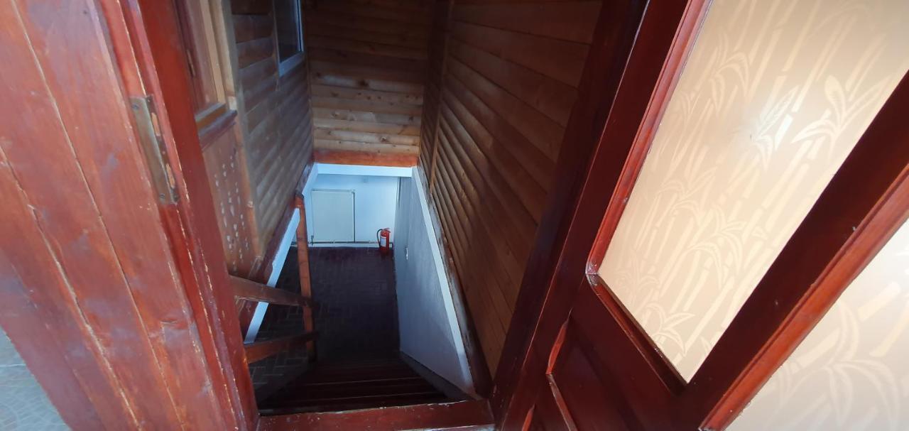 Casa Colt De Rai Villa Brezoi Eksteriør billede