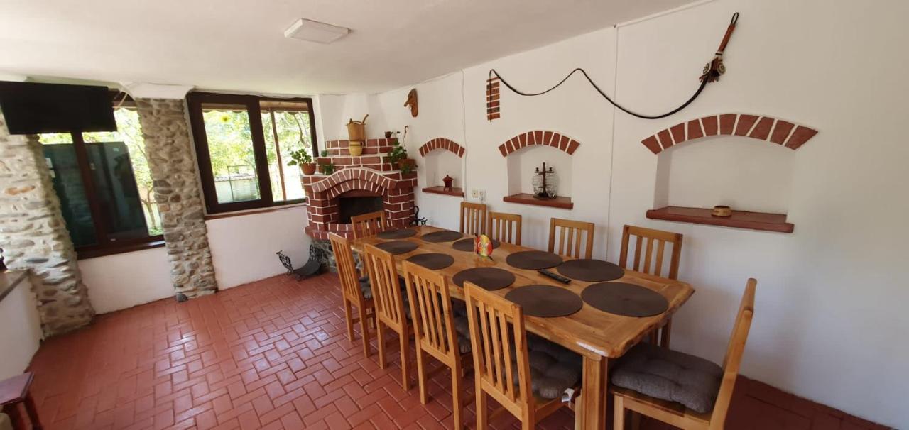 Casa Colt De Rai Villa Brezoi Eksteriør billede