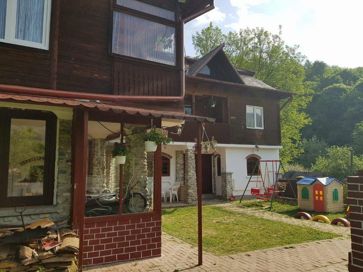Casa Colt De Rai Villa Brezoi Eksteriør billede